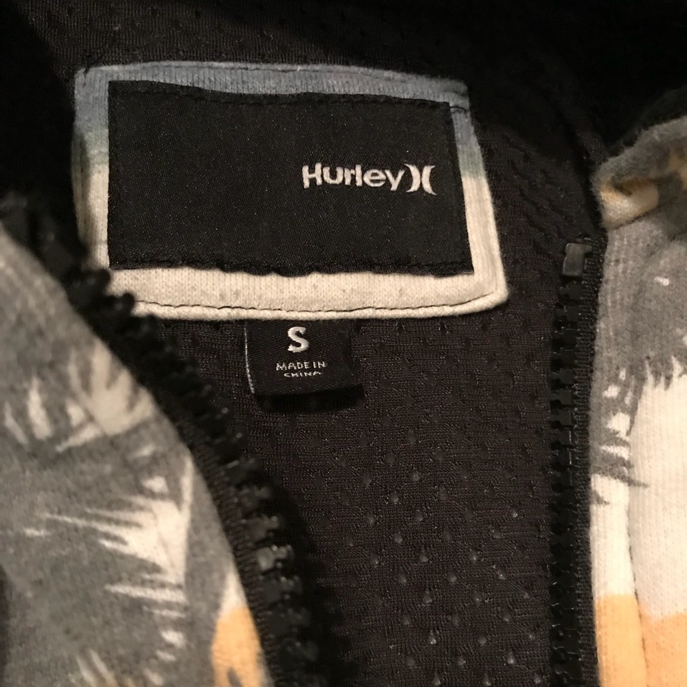 Hurley sweatshirt. - Picture 2 of 4